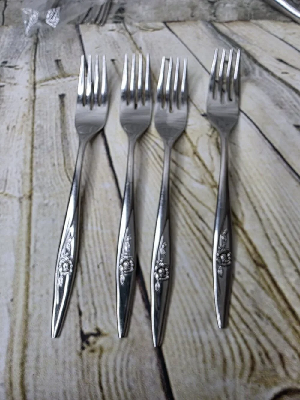 4 Oneida LASTING ROSE  DINNER Forks 7.25 Inch